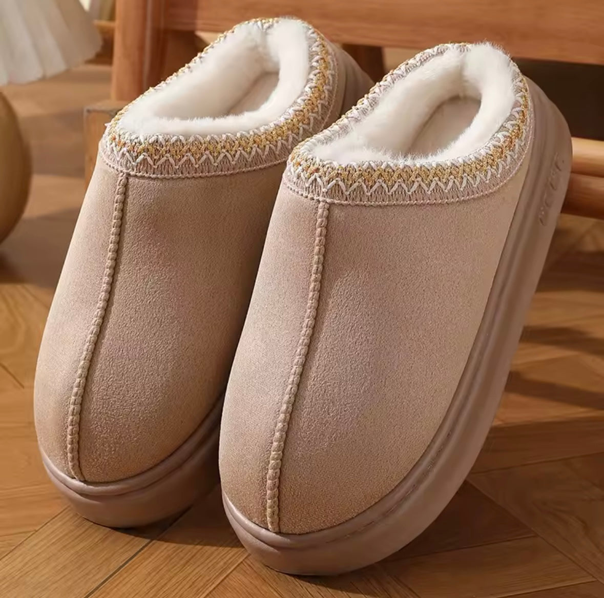Fluffy Platform Slippers – Plush Winter Comfort (Women)